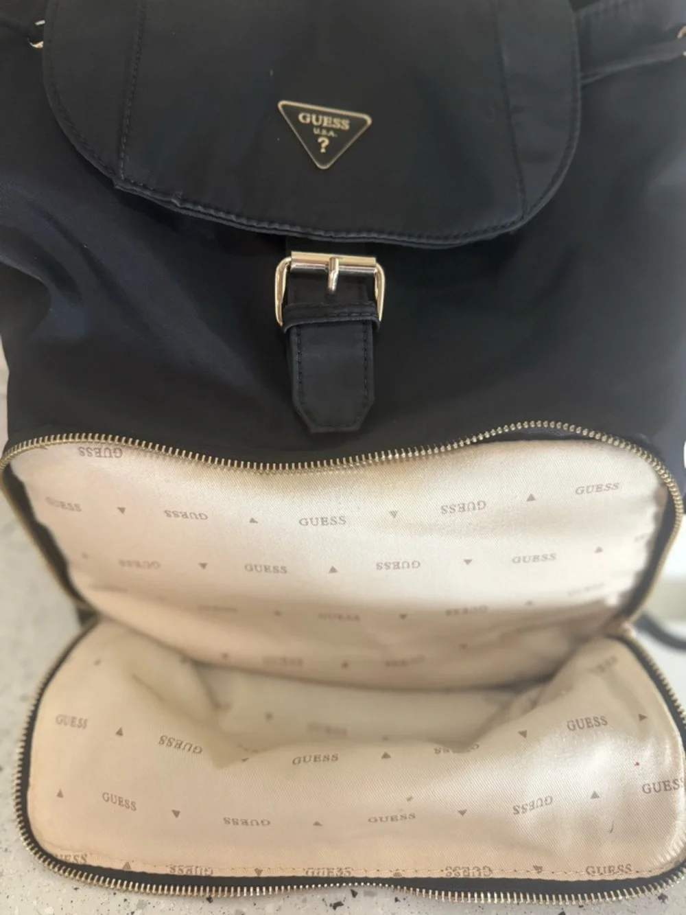 GUESS‎ Black Backpack Buckle Accent Zipper Closure Adjustable Strap Pockets